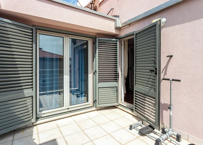 Villa Violeta With The Sea View, 3 Min Walk To The Split