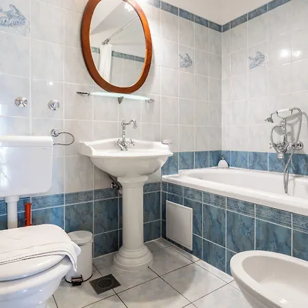 빌라 Violeta With The Sea View, 3 Min Walk To The