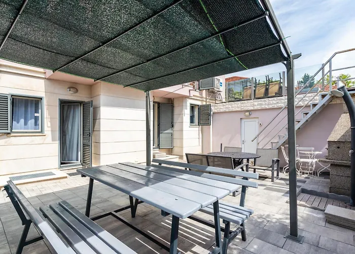 빌라 Violeta With The Sea View, 3 Min Walk To The *