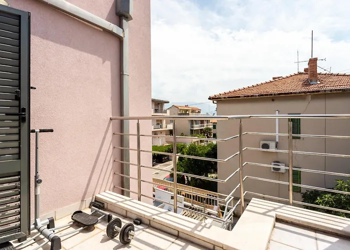 Violeta With The Sea View, 3 Min Walk To The Willa Split