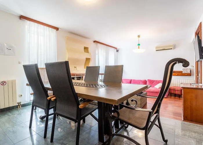 Villa Violeta With The Sea View, 3 Min Walk To The